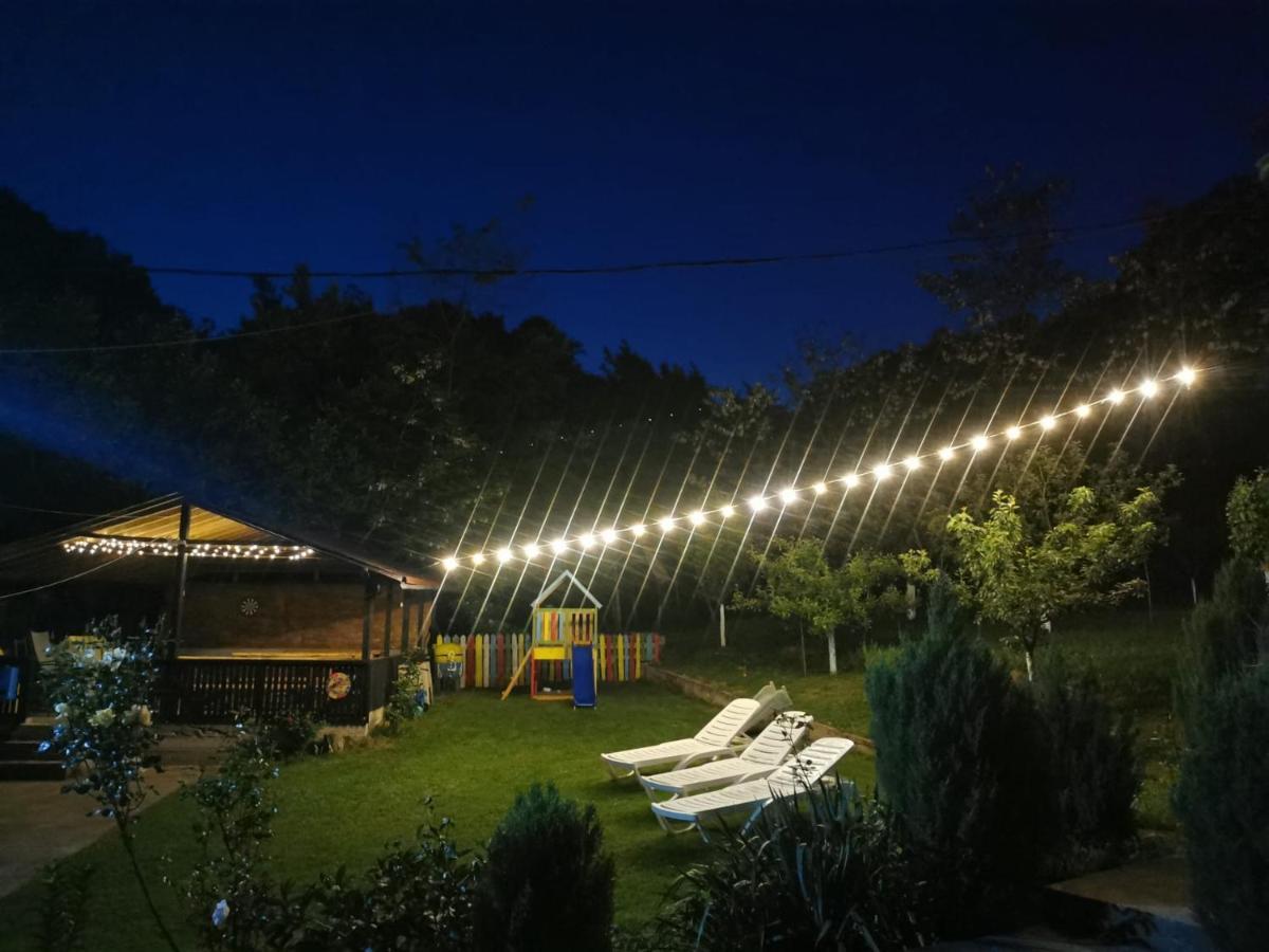 Casa Noastra Hotel Orsova Ngoại thất bức ảnh