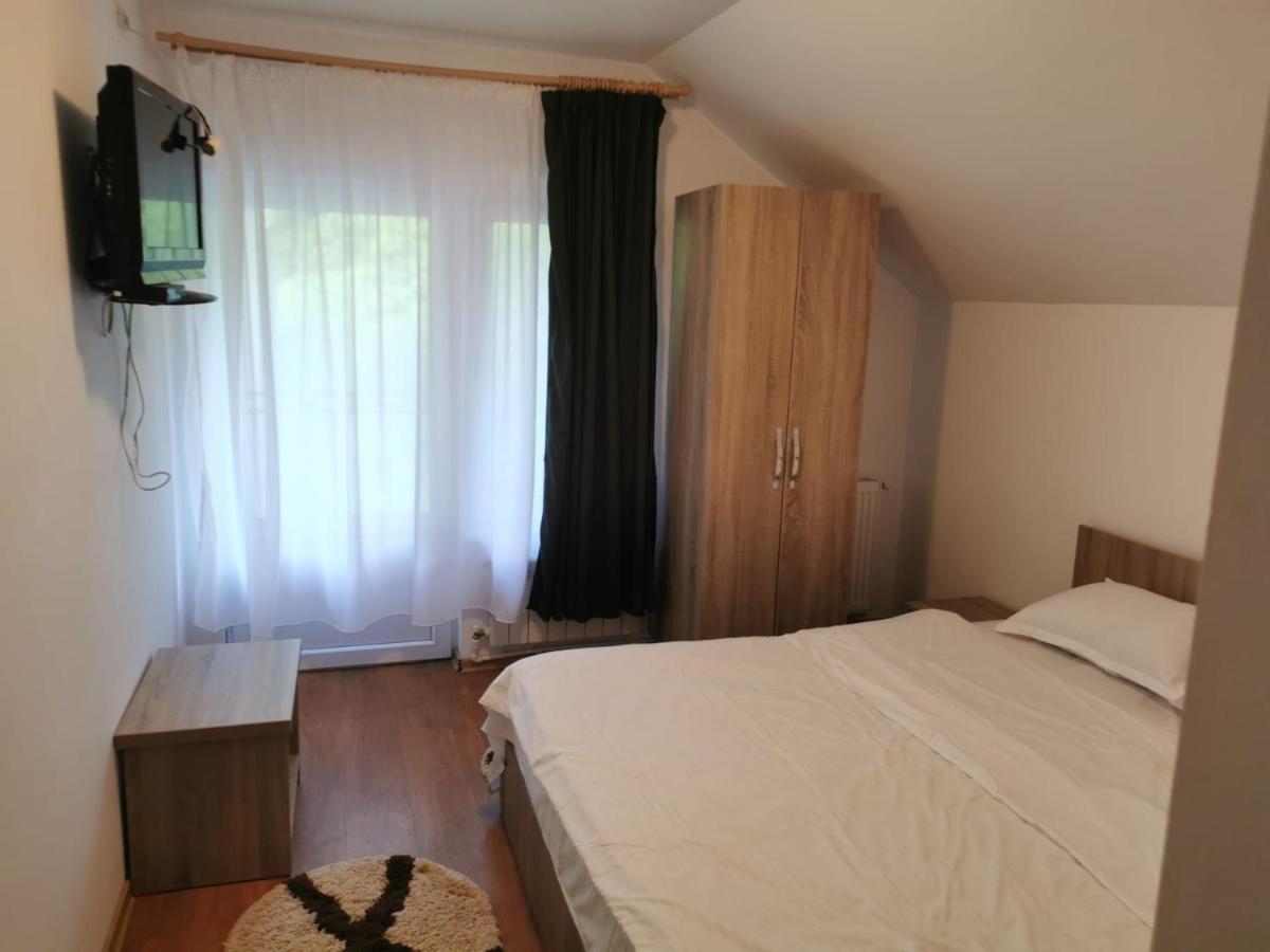 Casa Noastra Hotel Orsova Phòng bức ảnh